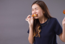 Hadits Larangan Makan dan Minum Sambil Berdiri Hadits larangan makan dan minum sambil berdiri