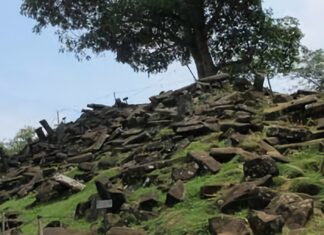Ribuan Artikel Penelitian Ditarik, Termasuk Laporan Gunung Padang Gunung Padang, Cianjur. Foto: Kurnia/detikTravel