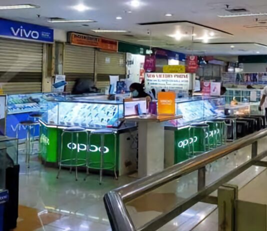 Penjualan HP di Pusat Grosir Cililitan Sepi Saat Ramadan Penjualan HP