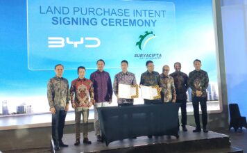 BYD Bangun Pabrik Mobil Listrik di Subang, Jawa Barat Penandatanganan kerja sama BYD Indonesia bersama PT Suryacipta Swadaya. (Foto: Dok Afrizal/VOI)