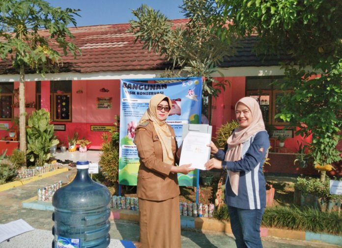 Aqua Subang Dukung Sekolah Adiwiyata