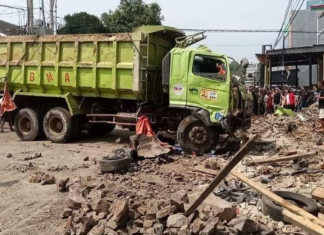 Kecelakaan Maut Libatkan Dua Truk Jumbo di Subang, Dua Orang Meninggal Dunia Kecelakaan Maut Libatkan Dua Truk Jumbo di Subang, Dua Orang Meninggal Dunia
