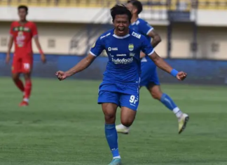 Hasil Akhir 2-0, Persib Bandung Tumbangkan Persebaya Surabaya di Pekan Kedelapan BRI Liga 1 Bek Persib Bandung, Edo Febriansah. (Bola.com/Dok.Persib Bandung).