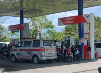 Viral di Media Sosial, Video Keranda Jenazah Diletakkan di SPBU Saat Ambulans Isi BBM Viral di Media Sosial, Video Keranda Jenazah Diletakkan di SPBU Saat Ambulans Isi BBM