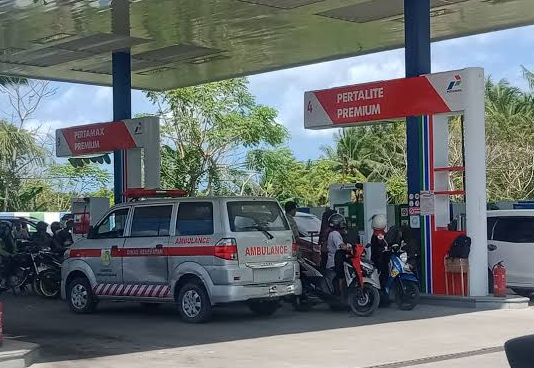 Viral di Media Sosial, Video Keranda Jenazah Diletakkan di SPBU Saat Ambulans Isi BBM Viral di Media Sosial, Video Keranda Jenazah Diletakkan di SPBU Saat Ambulans Isi BBM