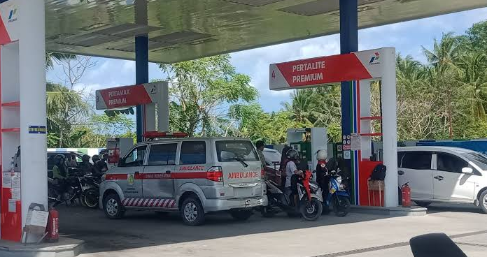 Viral di Media Sosial, Video Keranda Jenazah Diletakkan di SPBU Saat Ambulans Isi BBM Viral di Media Sosial, Video Keranda Jenazah Diletakkan di SPBU Saat Ambulans Isi BBM