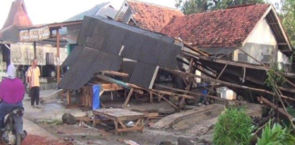 Angin Puting Beliung Terjang Kabupaten Subang, Akibatnya Puluhan Rumah Rusak Angin Puting Beliung Terjang Kabupaten Subang, Akibatnya Puluhan Rumah Rusak