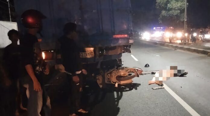 Kecelakaan Maut di Jalur Pantura, Seorang Pengendara Motor Tewas Kecelakaan Maut di Jalur Pantura, Seorang Pengendara Motor Tewas