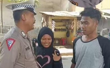 Ibu Hamil di Subang Ngidam Ditilang Polisi, Keinginannya Dikabulkan! Ngidam, Ibu hamil ini minta ditilang polisi di Pamanukan Subang. (Foto: Istimewa)