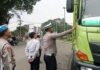 Polisi Gelar Razia Truk ODOL di Subang, Puluhan Kendaraan Melanggar Polisi melakukan penindakan terhadap truk ODOL di Subang Foto: Istimewa