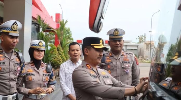 Sat Lantas Polres Subang Gelar Sosialisasi “Mudik Aman, Keluarga Nyaman” di Terminal Subang Sat Lantas Polres Subang Gelar Sosialisasi “Mudik Aman, Keluarga Nyaman” di Terminal Subang