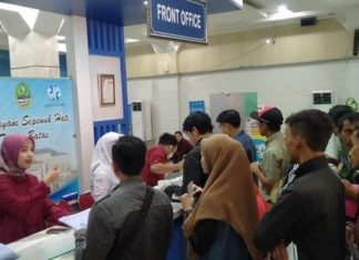 Menjelang Berakhir, Ratusan Warga Padati Samsat Subang untuk Program Pemutihan Pajak Kendaraan Menjelang Berakhir, Ratusan Warga Padati Samsat Subang untuk Program Pemutihan Pajak Kendaraan