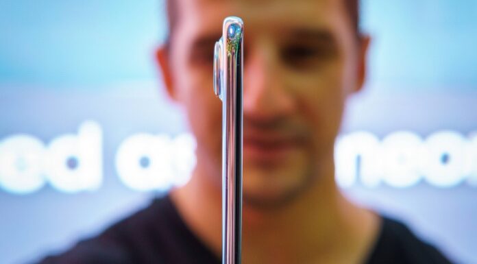 Tecno Pova Slim 5G Hadir September, Ponsel Tertipis di Dunia Tecno Pova Slim 5G rilis 4 September 2025, ponsel 5G tertipis dengan layar OLED 144Hz. (Foto: GSM Arena)