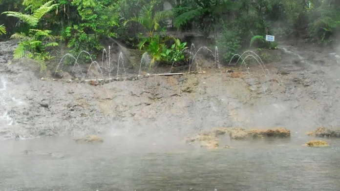 Untitled Potret Pemandian Air Panas Ciater