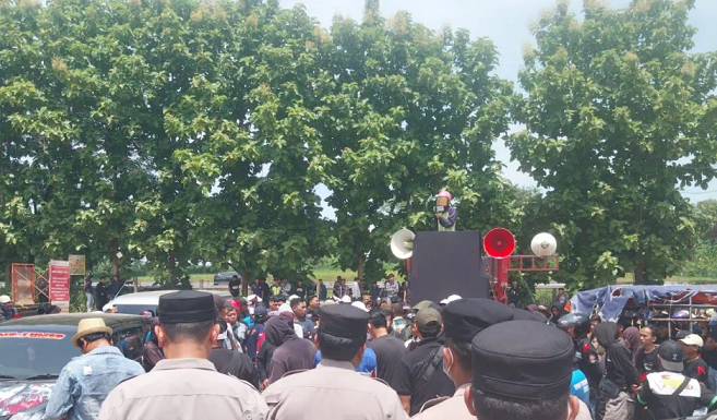 Aksi Pemuda Desa Cibogo di PT VinFast Subang Soroti Kesempatan Kerja Lokal PT VinFast Subang