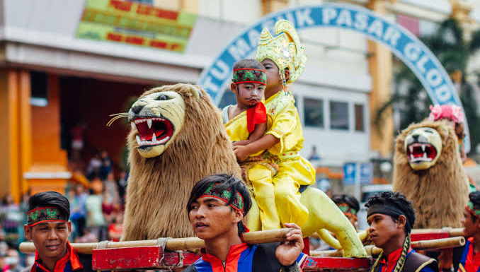 Sejarah Kesenian Sisingaan (Gotong Singa) yang berasal dari Kabupaten Subang Sejarah Kesenian Sisingaan