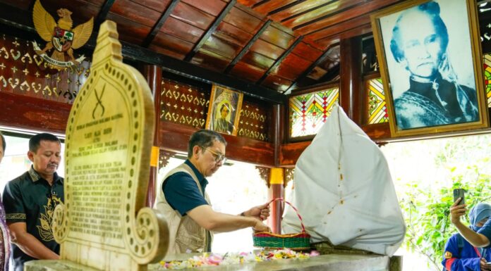 Makam Gunung Puyuh Kenang Perjuangan Pahlawan Nasional Cut Nyak Dien