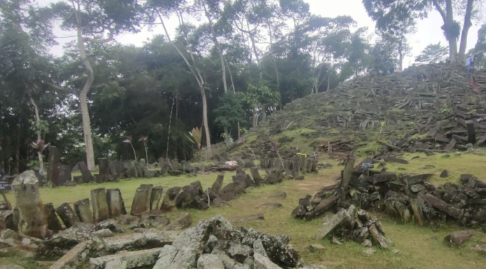 Penggalian 20 Meter Ungkap Misteri Gunung Padang